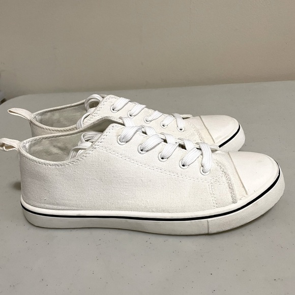 Shoe Bundle - 2 Pairs included Navy Blue (NWT) and White (Used Once) - Picture 10 of 14